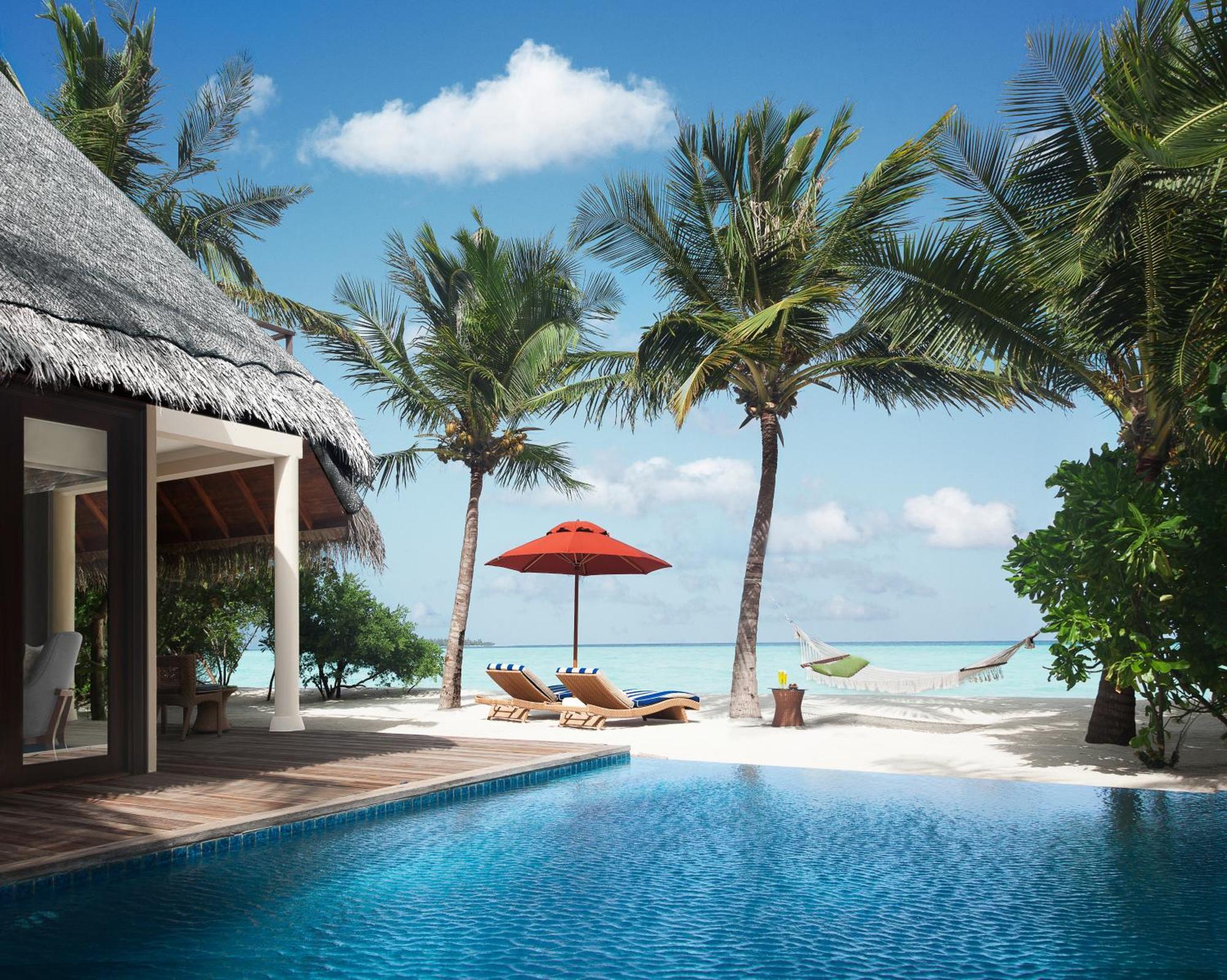 One Bedroom Sunset Beachfront Suite with Pool